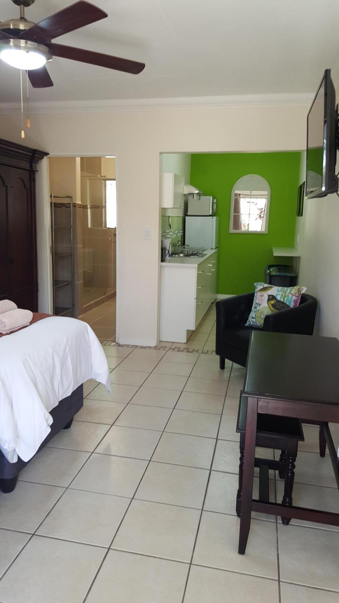 Sunshine Self Catering Apartment Mbombela Exterior photo