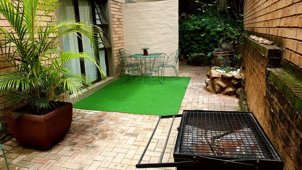 Sunshine Self Catering Apartment Mbombela Exterior photo