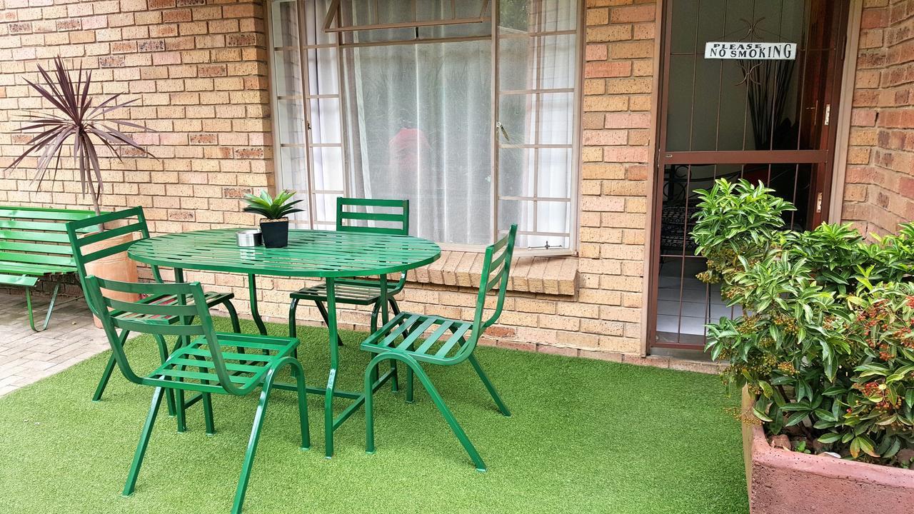 Sunshine Self Catering Apartment Mbombela Exterior photo